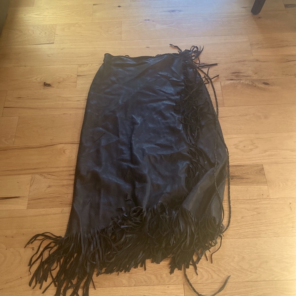 Leather wrap skirt with fringe 🌺